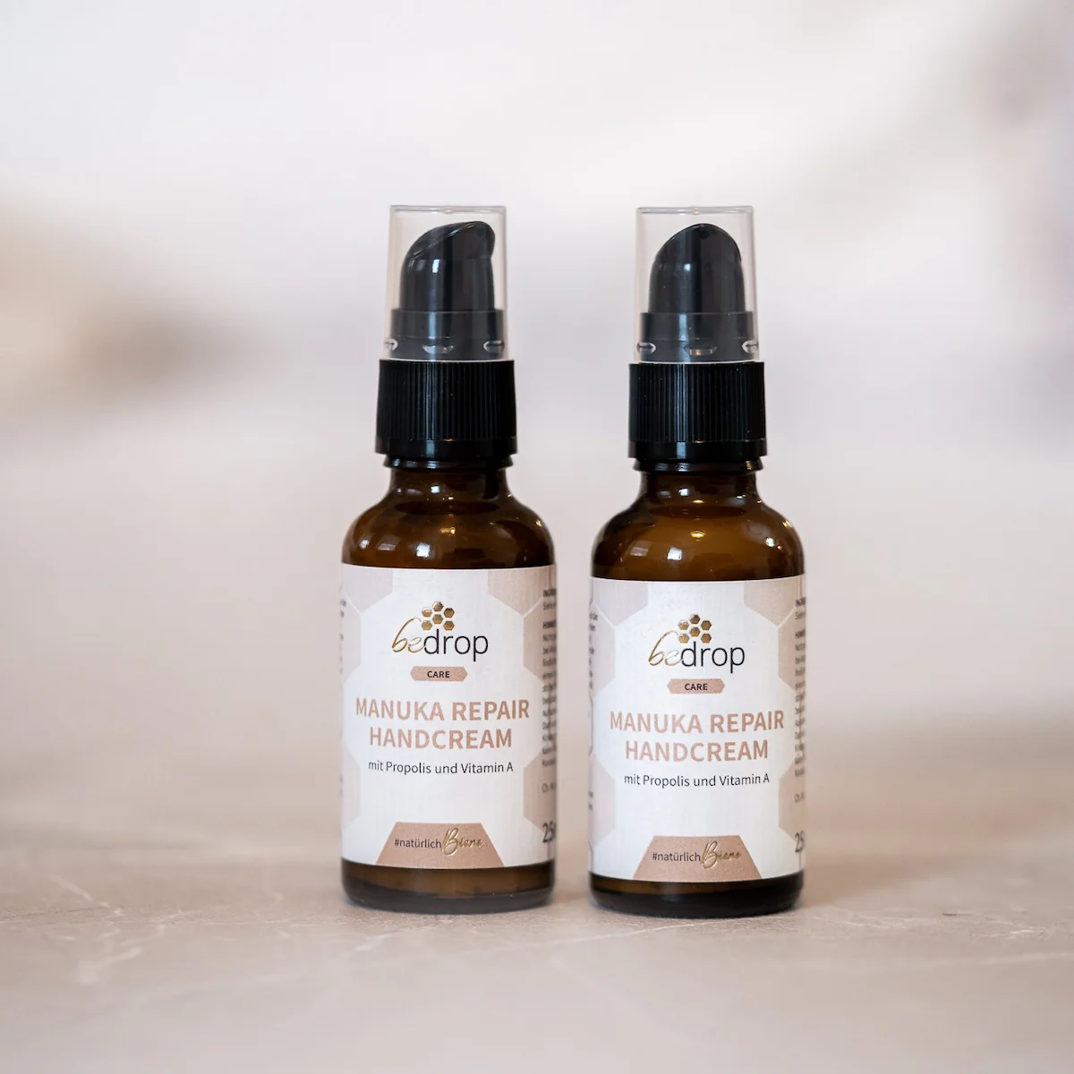 Vorteilsset: 3x Manuka Repair Handcream / Handcreme mit Manuka Honig, Propolis und Vitamin A  im 3er Set - Image 4